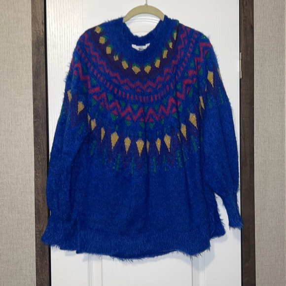 sweater - Picture 1 of 7